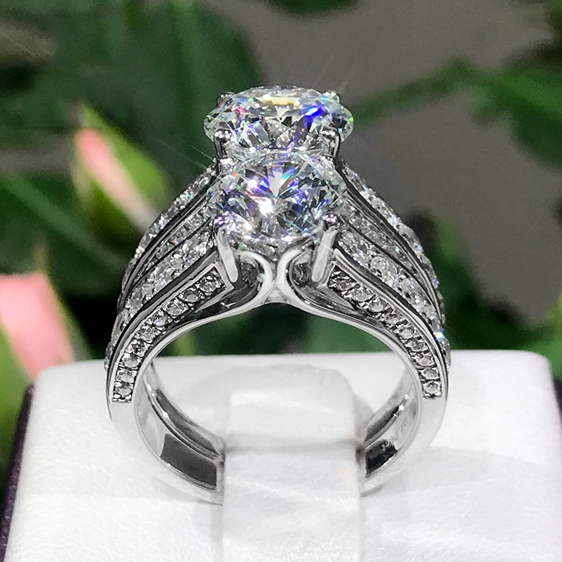 New four-claw pigeon egg diamond ring - Lifelong Love 2-carat super bright diamond ring - Jewelry