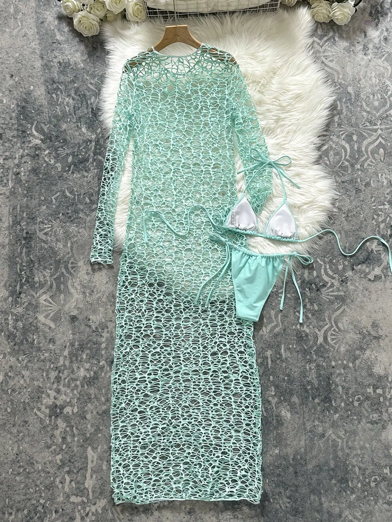 

Мятно-зеленое прозрачное платье-накидка из кружева с комплектом бикини