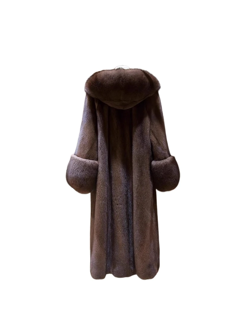 2025 Cappotto invernale in visone, ispessito e caldo, nuovo lusso leggero da donna in pelliccia di qualità allentata e transfrontaliera