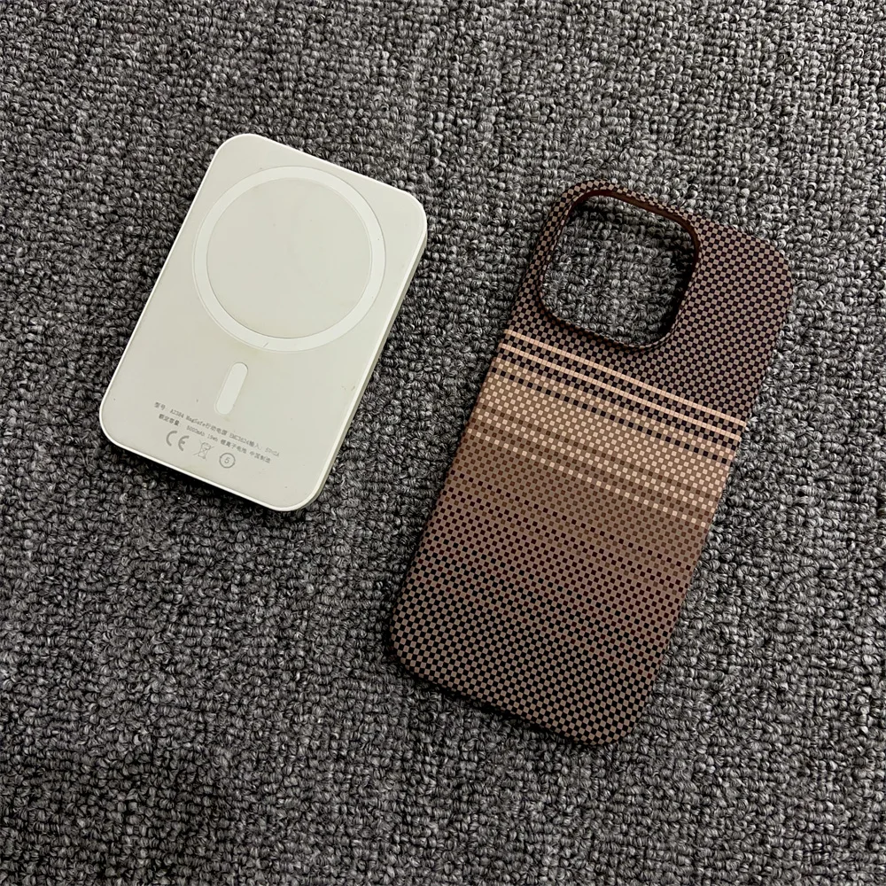 Luxury Carbon Fiber Frameless Case For iPhone 16 Plus 15 14 13 12 Pro Max Magnetic For Magsafe Wireless Charge Shockproof Cover - náhled 3