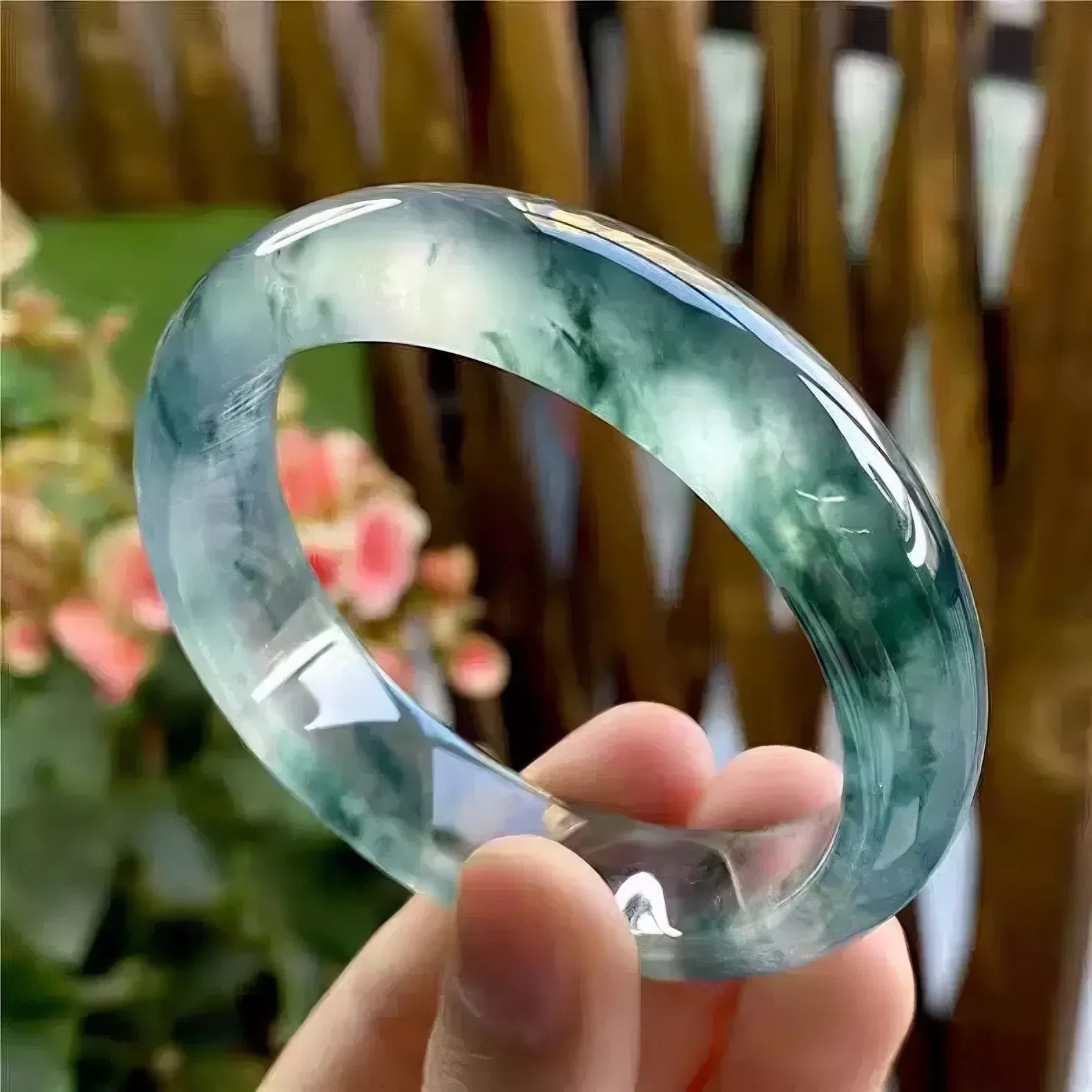 

High ice floating flower jadeite color yang green bracelet jade women's ice jade ice bottom bracelet can