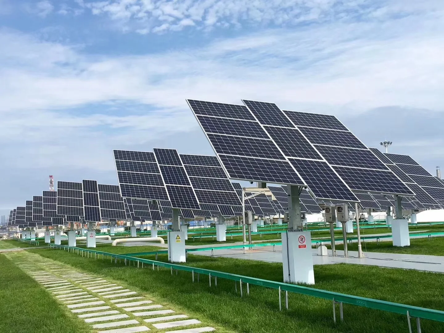 Low Cost Semi-auto Dual Axis Seasonally Adjustable Solar Tracking System Dual Axis Solar Pv Tracking System