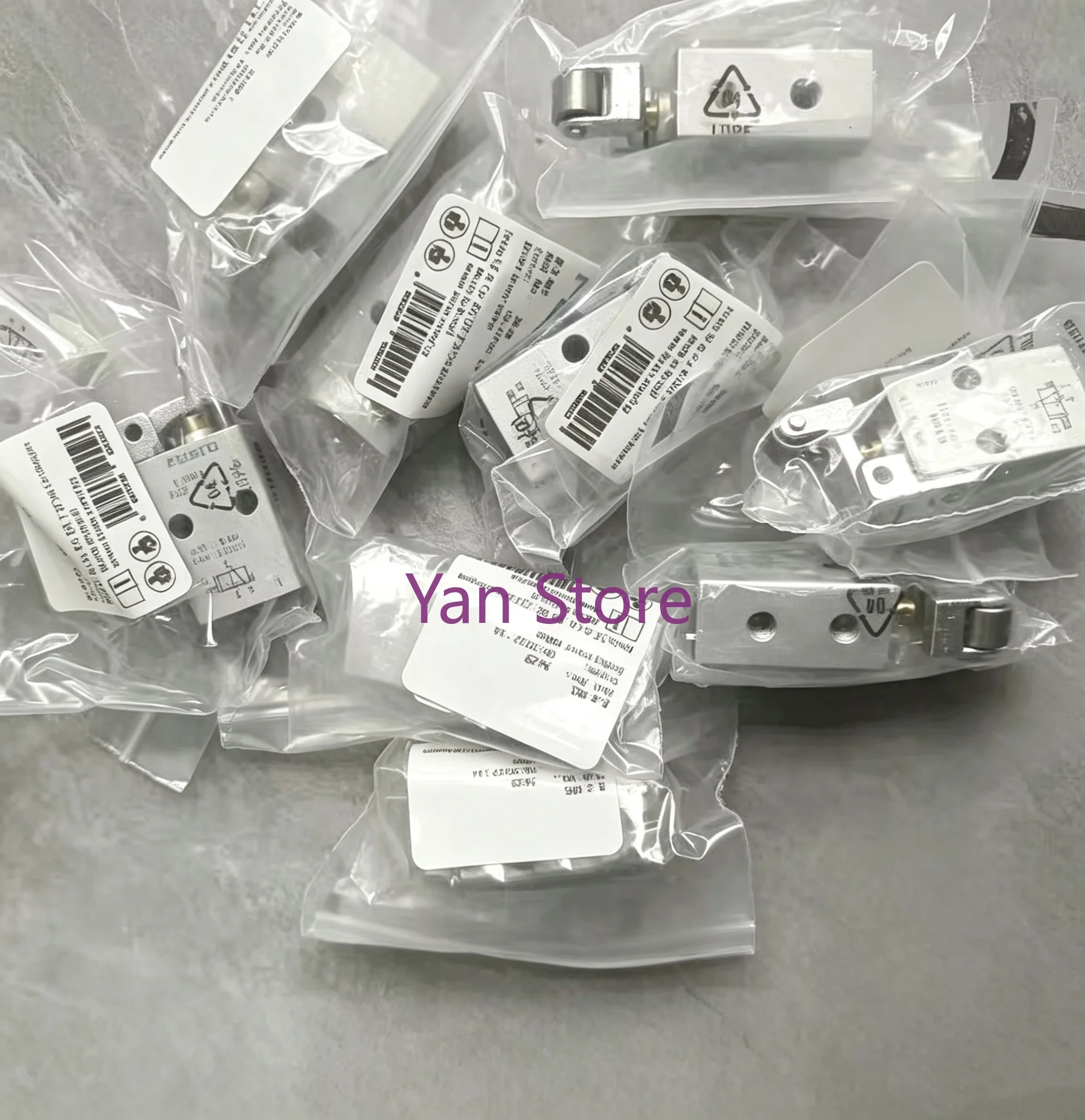 Roller lever valve V-3-M5 3626 L-3-M5 3628 R-3-M5 3629 direct acting round head valve