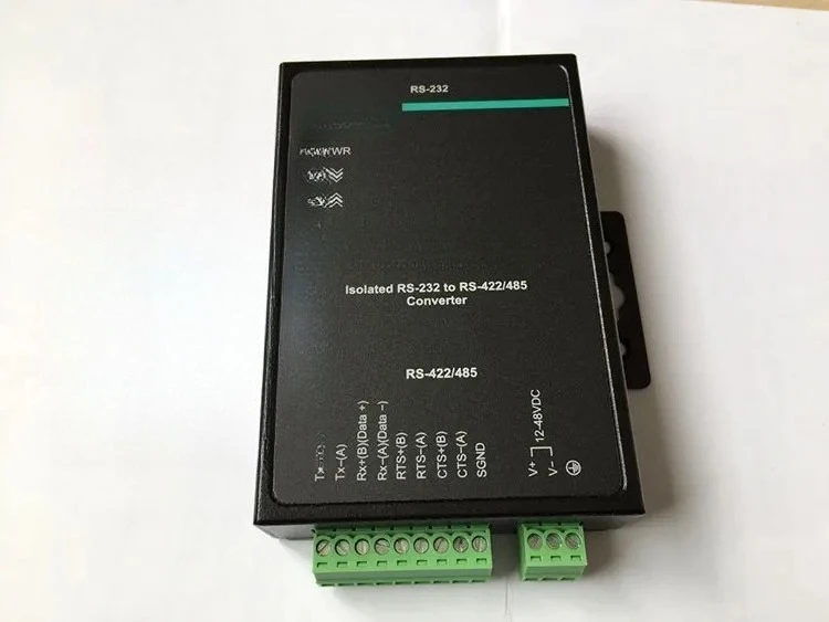 MOXA TCC-100I Convertidor industrial RS232 y RS422/485 aislado
