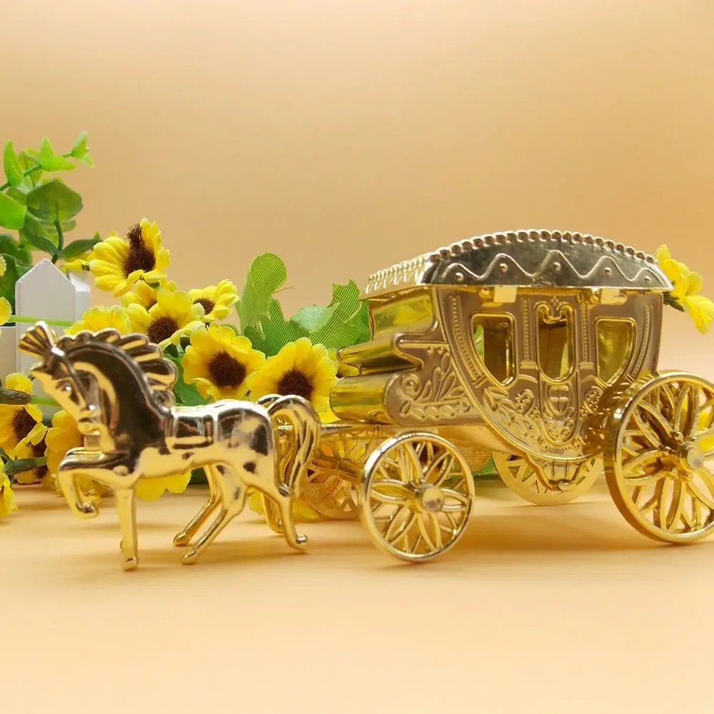 Portable Exquisite Carriage Candy Box High-end Plastic SmallCarriage Ornaments Cute Carriage Model Desk