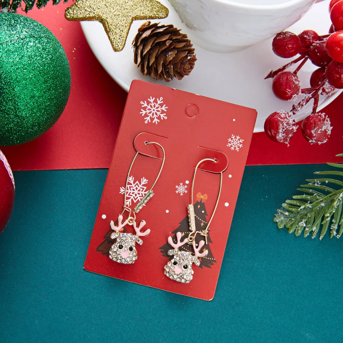 Weihnachtliche Zierliche Ohrringe mit Rotem Schal und Hirschmotiv für Damen, Bunte Strass-Rentier-Elch-Tier-Ohrringe, Neujahrs-Schmuck – Detail 32