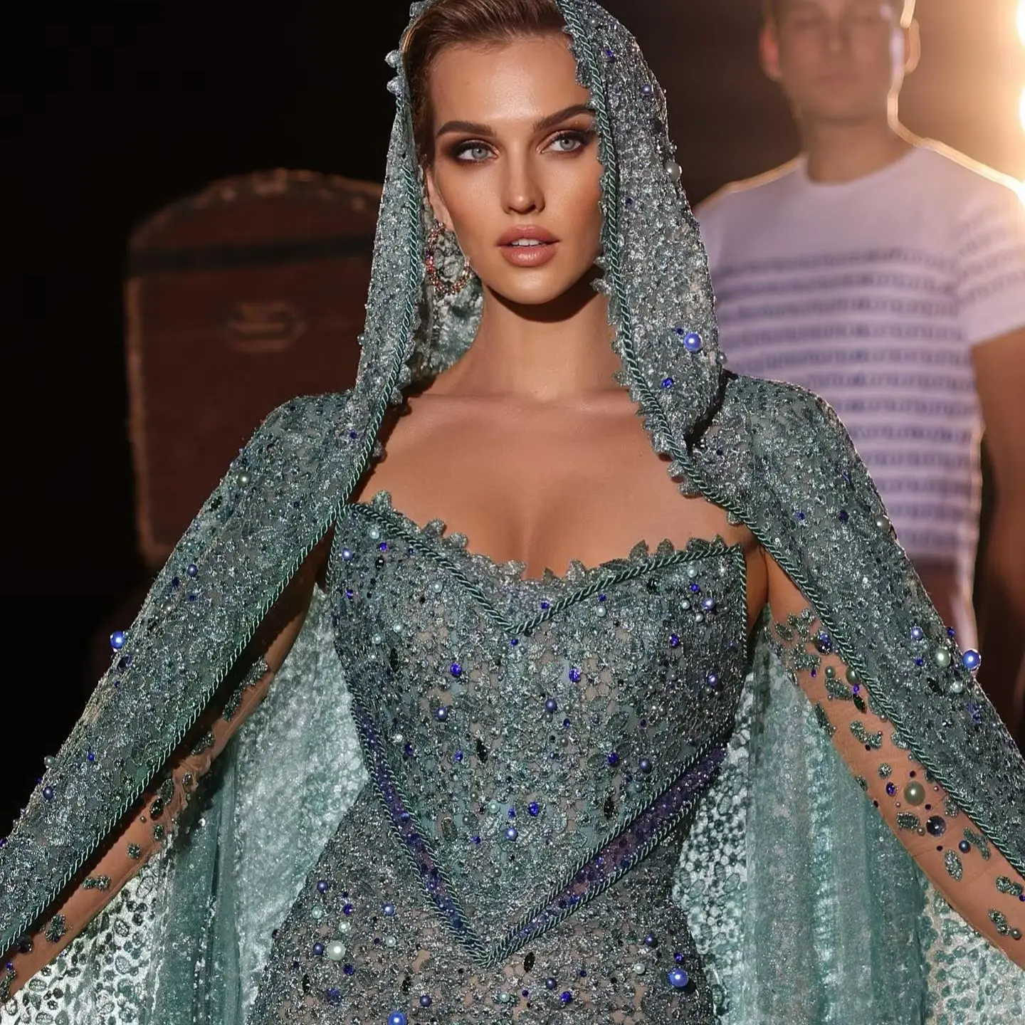 

BABYONLINE Customize Formal Dress Deep V-neckline Beading Crystal Sequins with Cape Hat Cloak Mermaid Floor-length فساتين سهرة