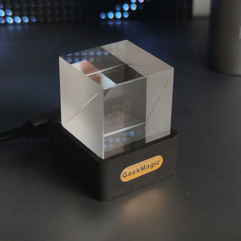 GeekMagic GIFTV Kristall holografische Desktop-Dekoration Intelligente Wetterstation Digitaluhr mit GIF-Animationen und Bildalbum 3