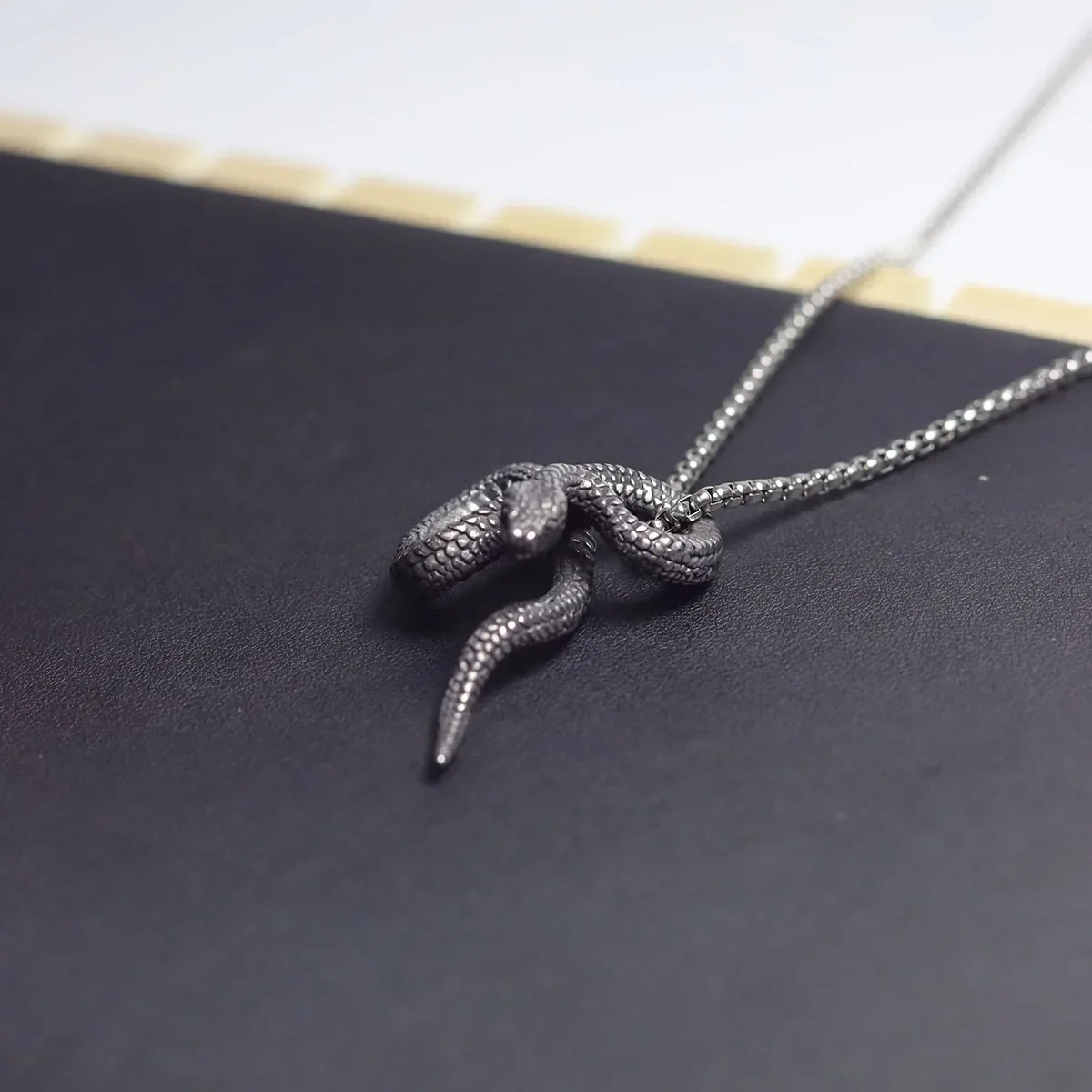 New Ladies Snake Necklace  Animal Design Pendant  Statement Simple Style Fashion Women Birthday Jewelry