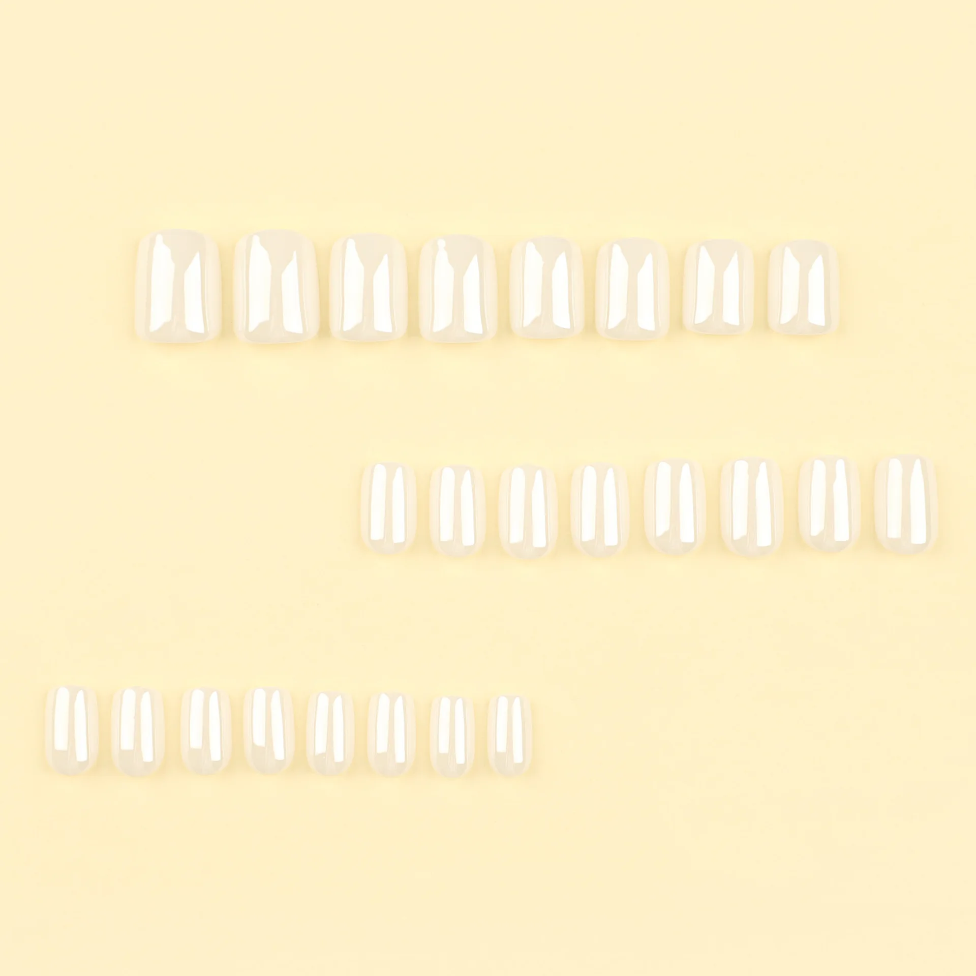 24 pezzi bianco chiaro di luna testa quadrata corta unghie finte puro perlescente lucido stampa sulle unghie acrilico copertura completa punte per unghie finte