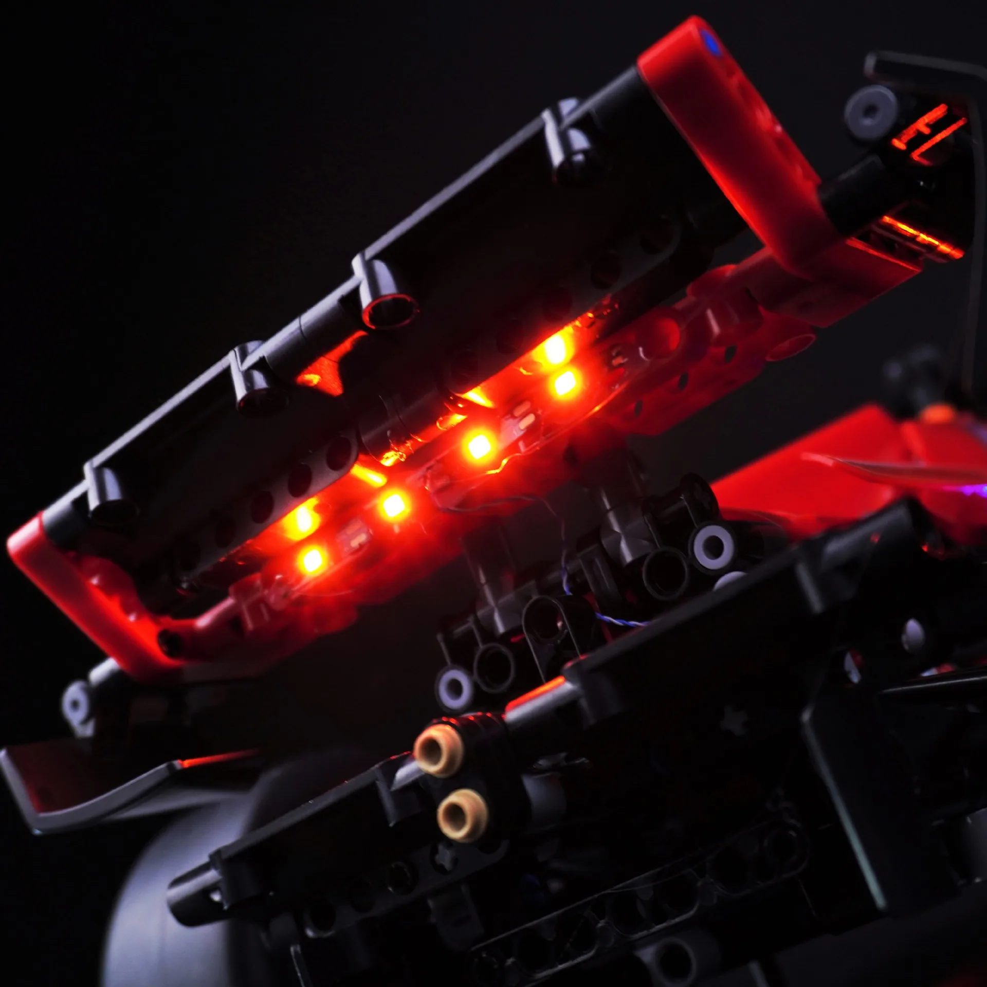 مجموعة الإضاءة لإصدار LEGO 42207 SF-24 F1 Car Technic RC لا تشمل كتلة البناء (مجموعة إضاءة LED فقط)