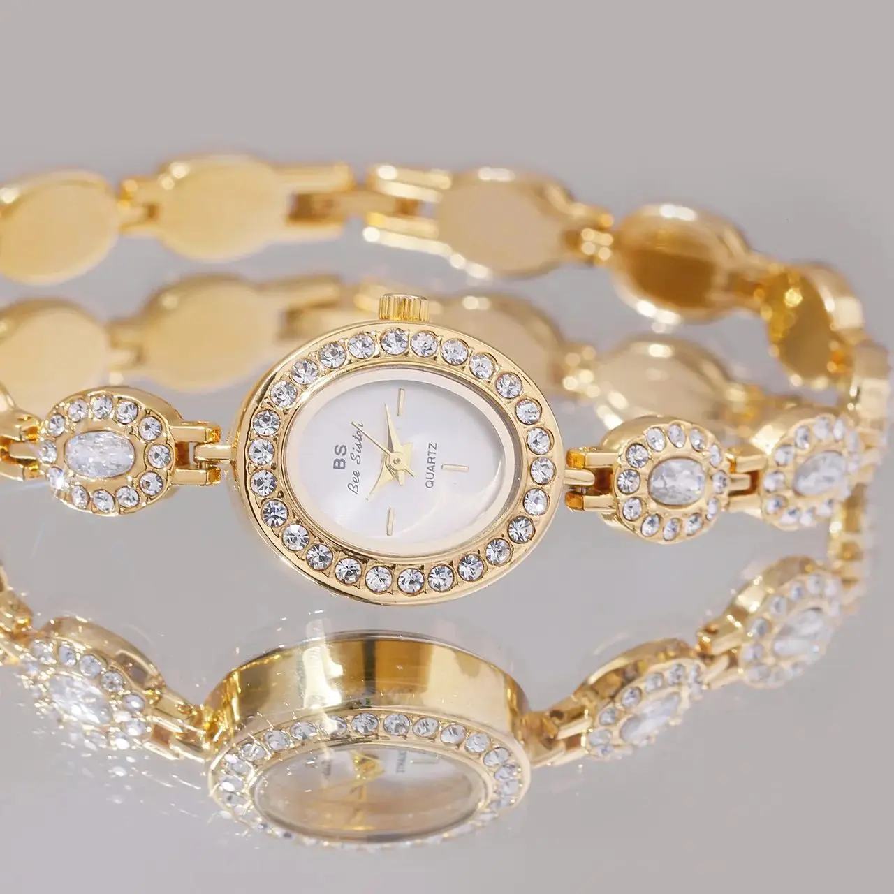 Light Luxury Fashion Women's Watches Elegant Noble Temperament Diamond Oval Dial Quartz Ladies Watch Colorful Diamond Strap