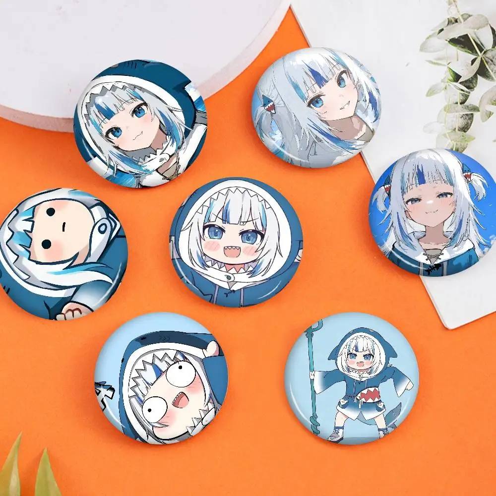 

Забавные значки G-Gawr G-Gura 58 мм из серии Cute: интересные мультяшные животные, броши для рюкзаков и одежды, подарочный аксессуар