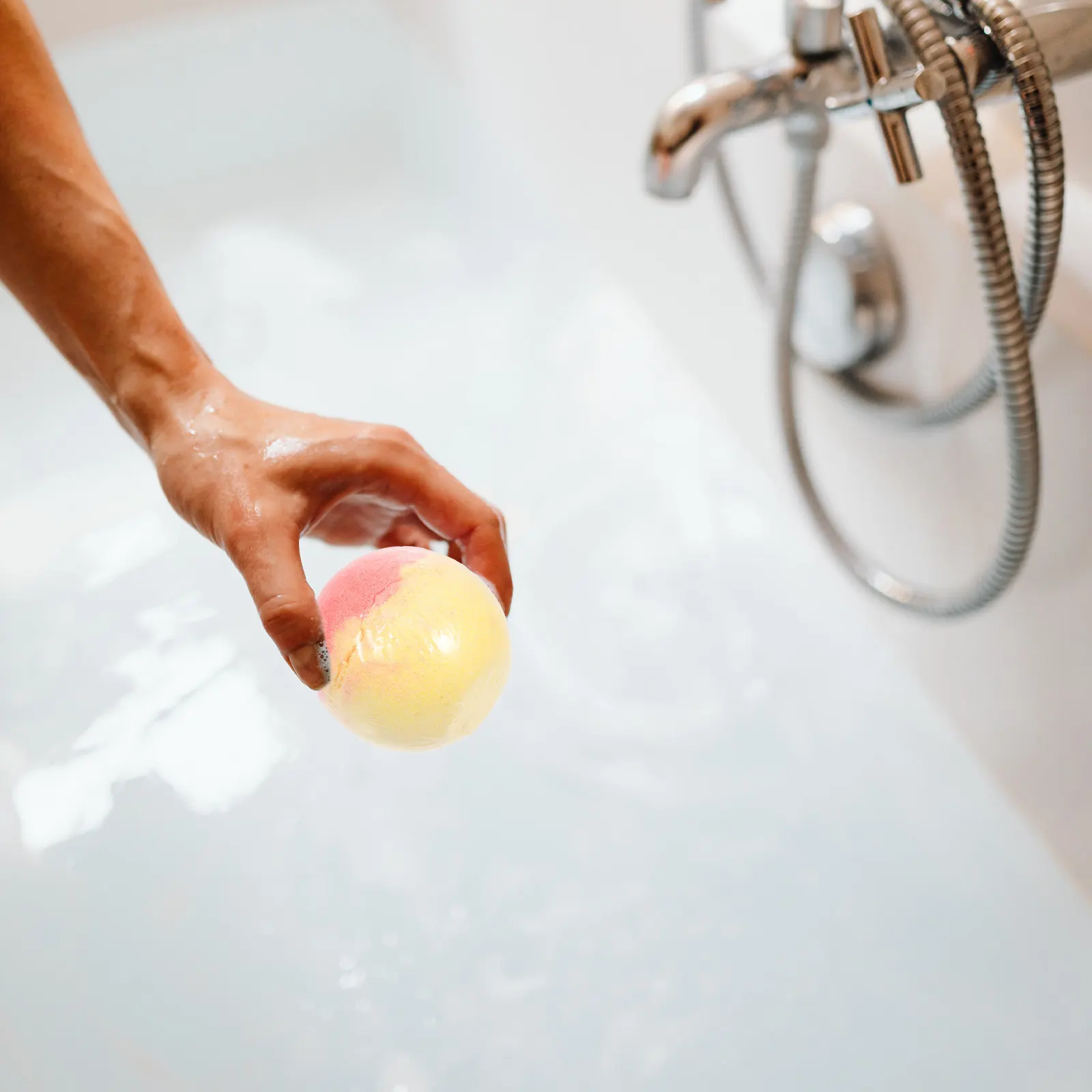 Sea Salt Bath Natural Aroma Bubble Bath Ball Home Shower Supply Relaxing Spa Essential Oil Bathing Mothers Day Basket