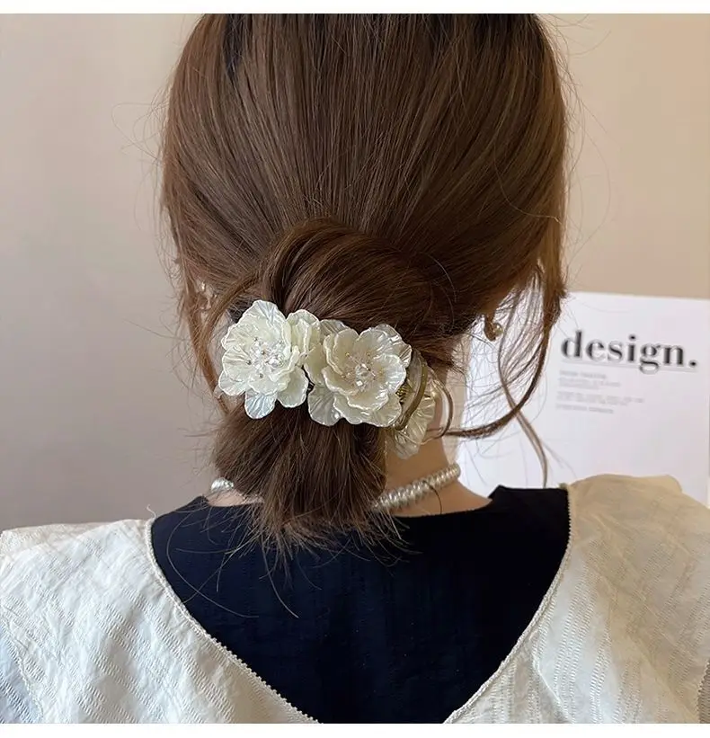 fairy flower ball head grab clip advanced sense back head hair clip Hair curling artifact Shark clip Headwear lady