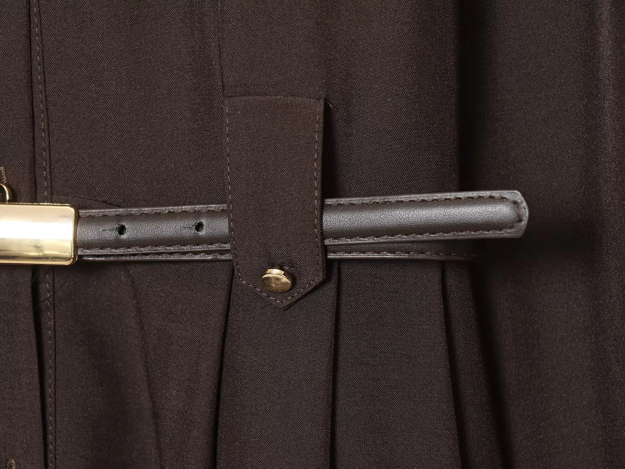 女性のロングドレス女性の春と秋の V ネックソリッド長袖 A ペンデュラムドレス女性ベルト付きカジュアルファッションシャツドレス