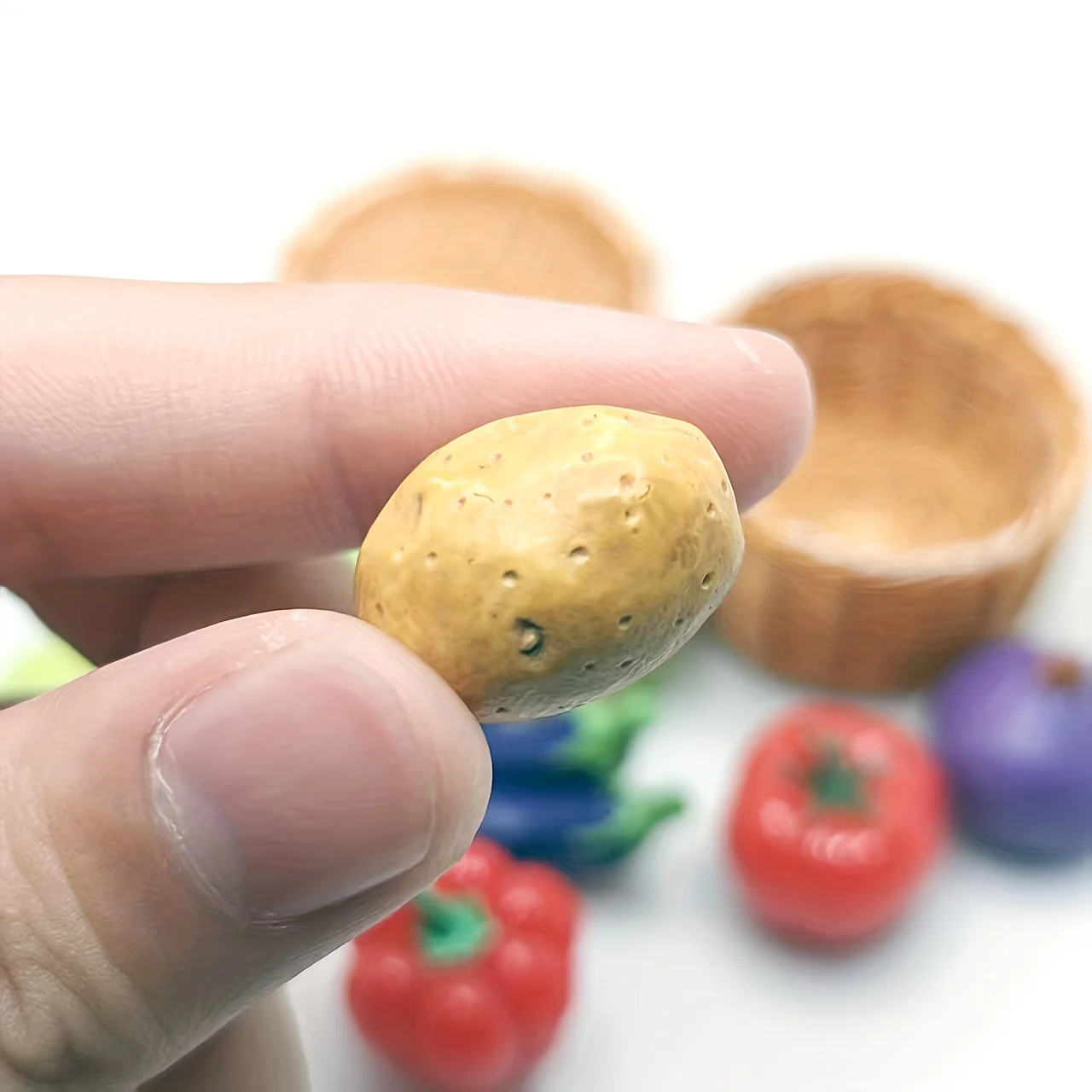 8 Pieces/Set Dollhouse Miniature Potatoes, Onions with Basket: 1/6 & 1/12 Scale Mini Simulated Farm Food Models view 3