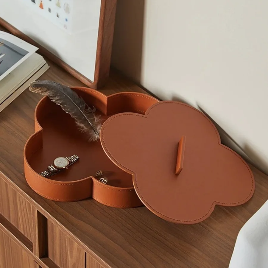 

High-grade Round Leather Storage Box Home Into The House Porch Key Jewelry Box Luxury Room Clover Leather Storage Tray Ornaments