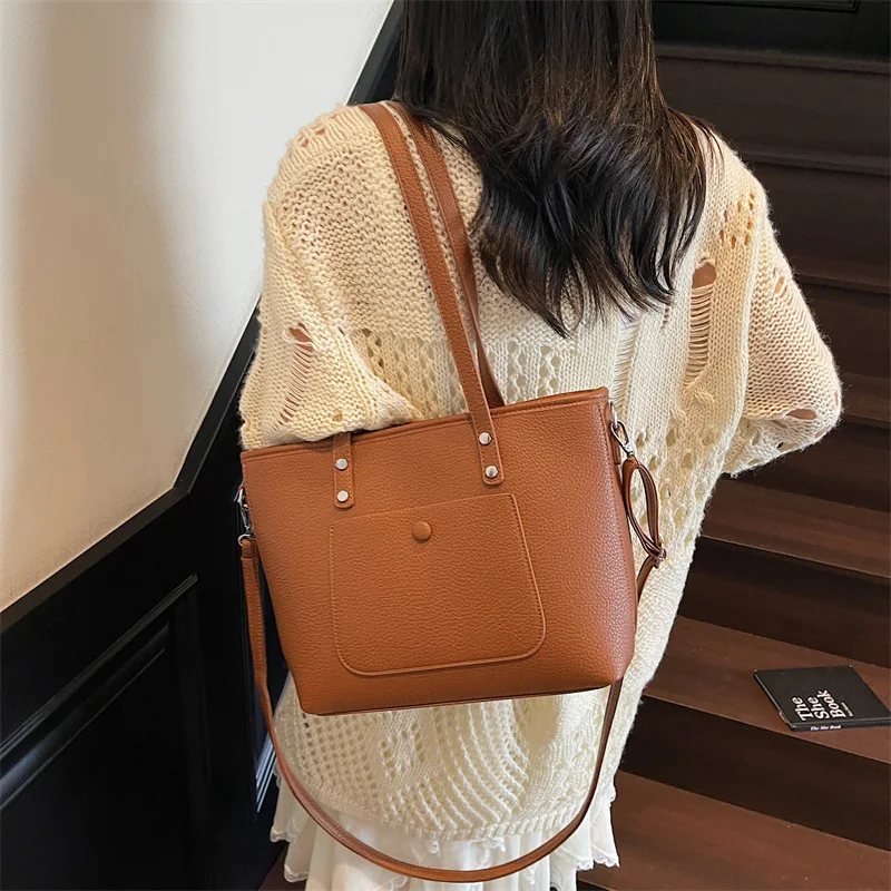 

New Retro Underarm Bag for Women, High-end Tote Bag, Large-capacity Commuter Messenger Bag, Versatile and Simple