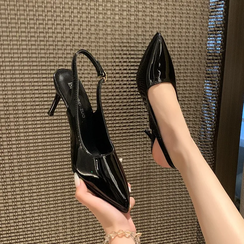 2025, neue Frühjahr/Sommer-Damensandalen, modisch, spitze Zehen, flache Schnalle, elegante Slingback-Stiletto-Kleid-Absätze