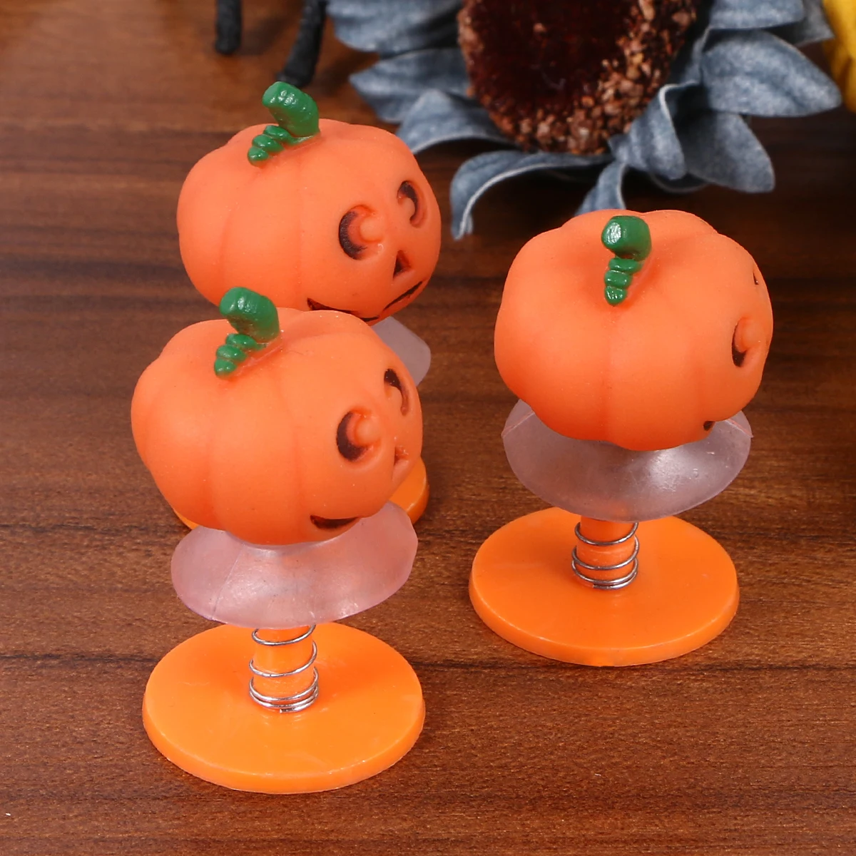 

3pcs Halloween Pumpkin Sucker Bounce Cute Small Kids Decoration Funny Jumping Fly Style Plastic Novelty Spring For Children