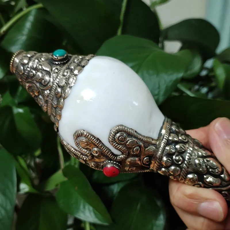 Handmade Nepal Silver Conch Shell Trumpet Indian Chank Tibetan Turquoise Coral Inlay Horn Trumpet Statue for Pooja Decorative