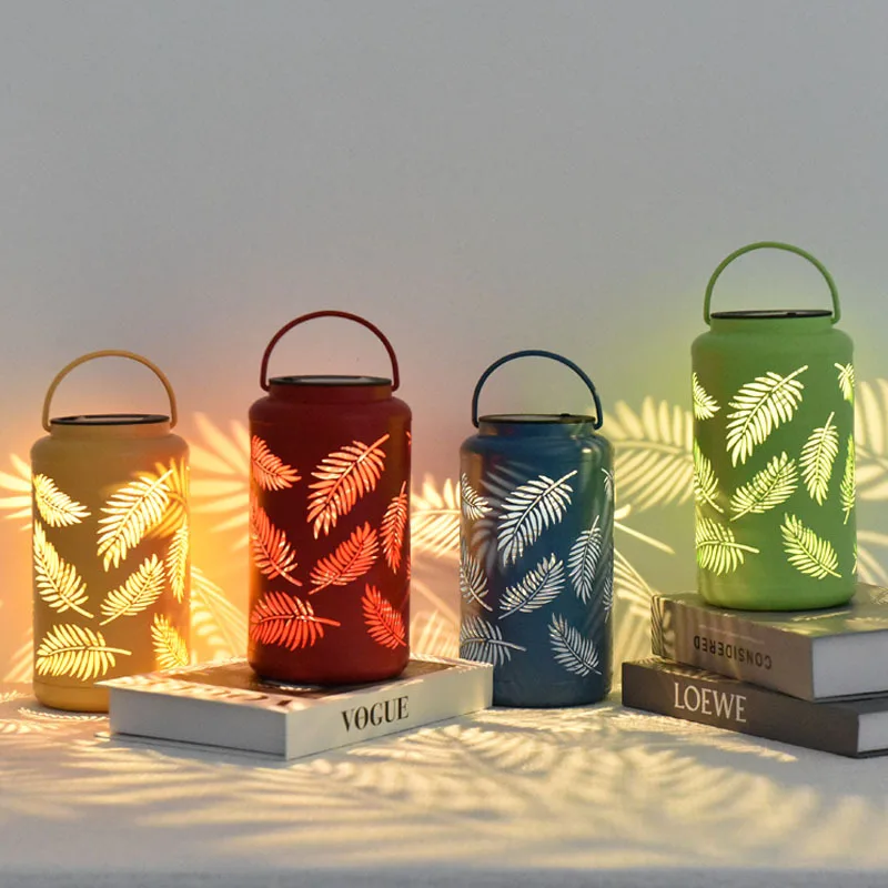 

Solar Powered Hanging Lamp for Outdoor Courtyard Decor Ironwork Latticed Projection Lantern for Villa Balcony Garden Lawn Patio