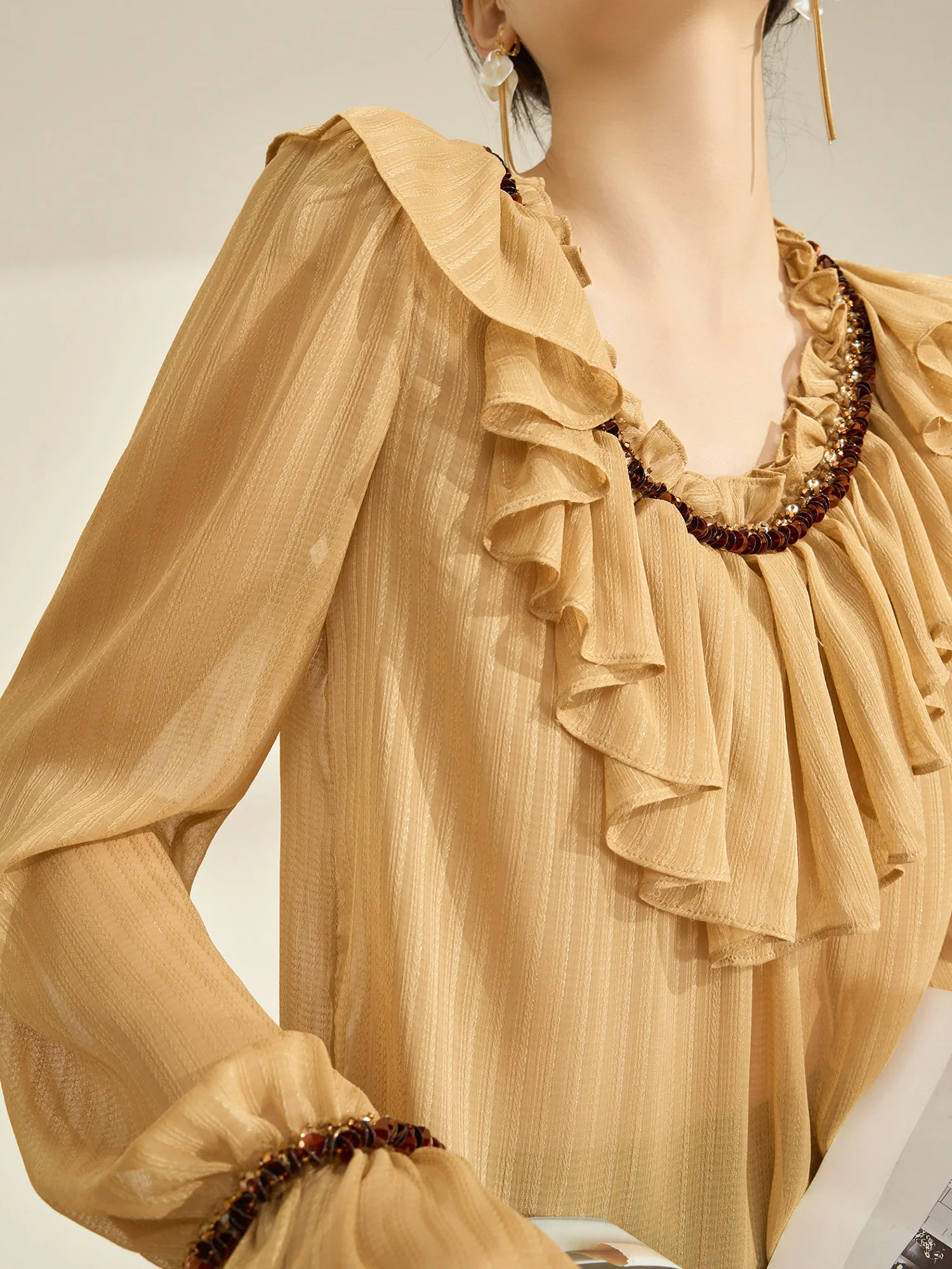 

Ele Women's irt Flowing Era Gentle Unique Wood ain Faionable Long Sve round Ne Polyester Blend Casual Top