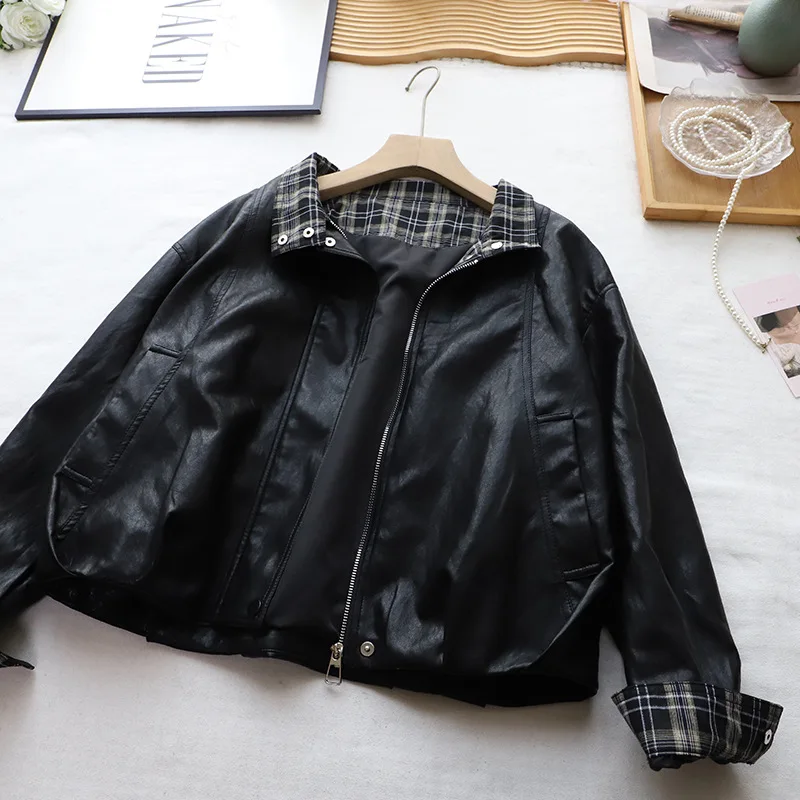 레트로 홍콩 스타일 여성 가죽 재킷 봄 가을 체크 무늬 스플라이싱 플립 칼라 모터사이클 재킷 탑