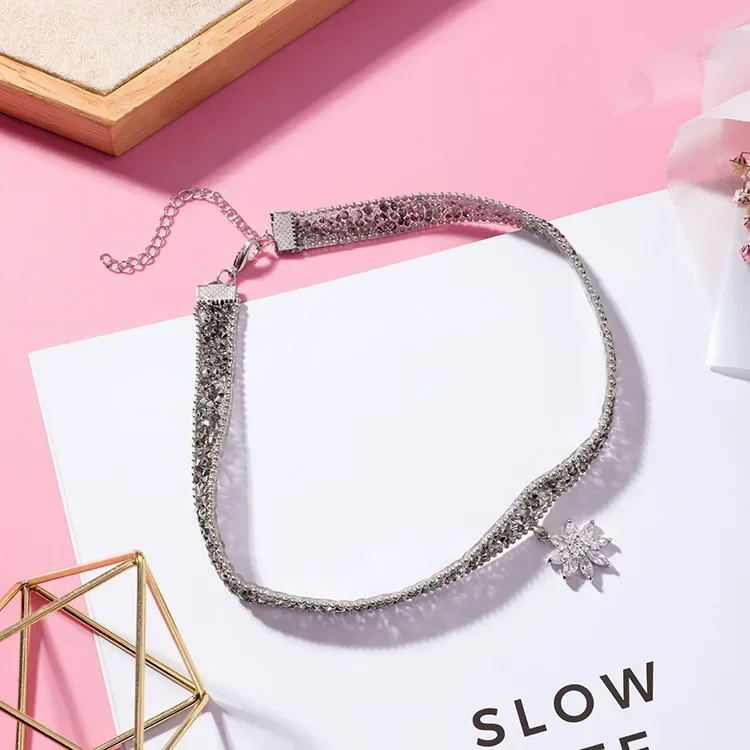 

New personality beauty flower necklace female Paparazzi Crystal from Austrian Fashion short necklace Fit Women For Party