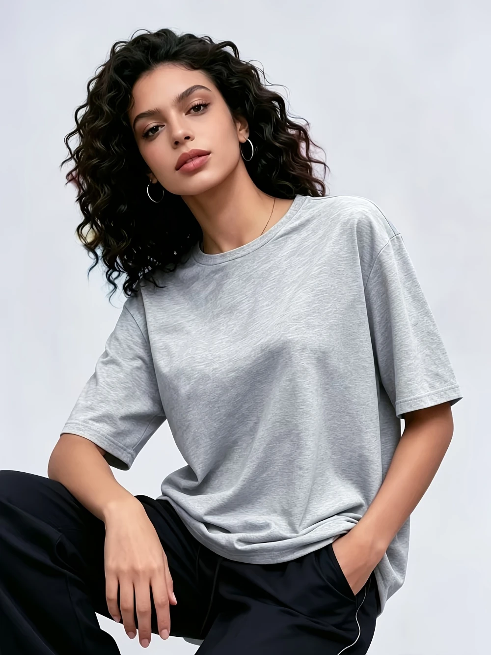 Spring and Summer Women's Round Neck T-shirt, Casual Top, Pure Basic Single Item T-shirt for Daily Wear