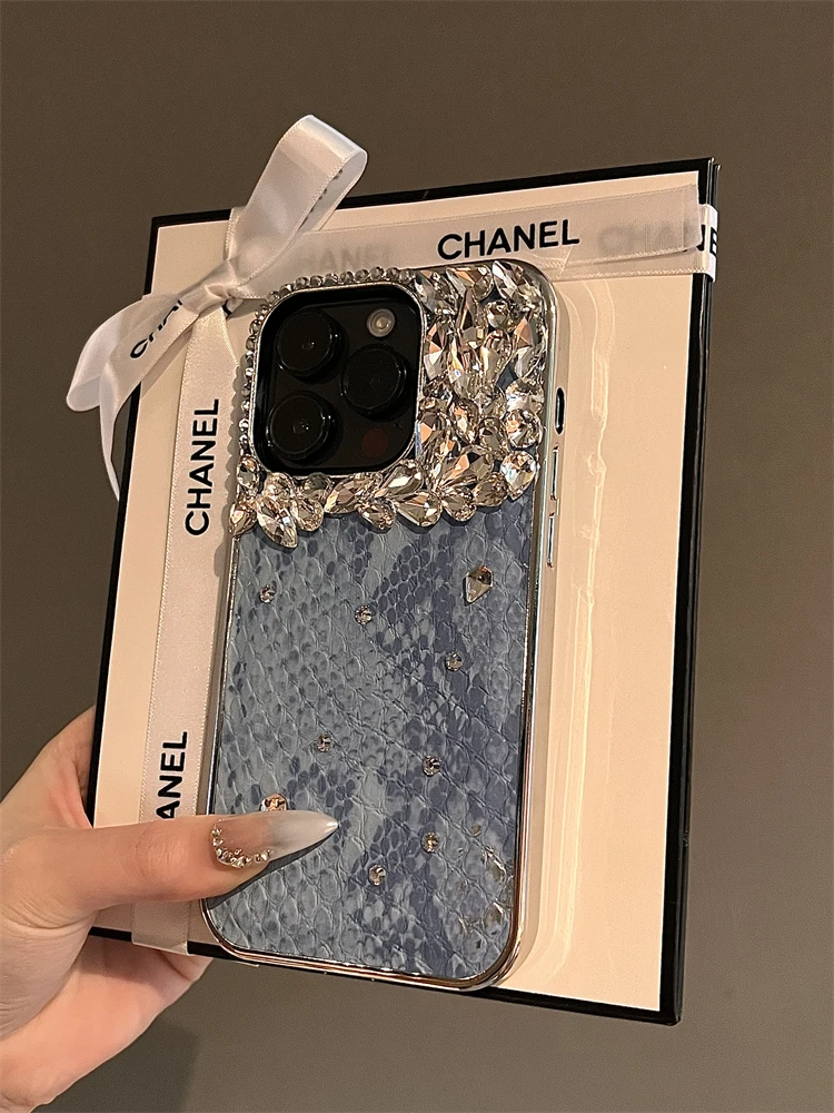 High Quality Luxurious Glitter Diamond Phone Case For iPhone 15 14 13 12 Pro Max 14Pro Bling Rhinestones Snakeskin Plating Cover