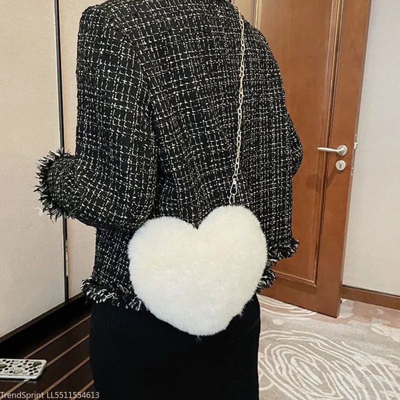 Fashion Women Heart Shaped Faux Fur Crossbody Bag Cute Soft Plush Chain Shoulder Bag Lady Mini Handbag Purse Shopper Tote Daily Party Accessories