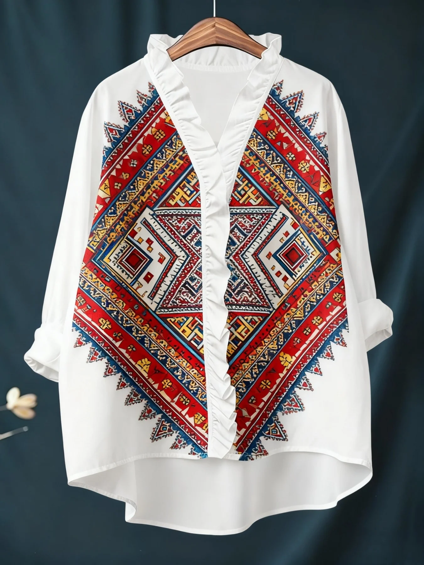 New women's printed long sleeved shirt with ruffled neckline, It is an essential item for vacation travel.