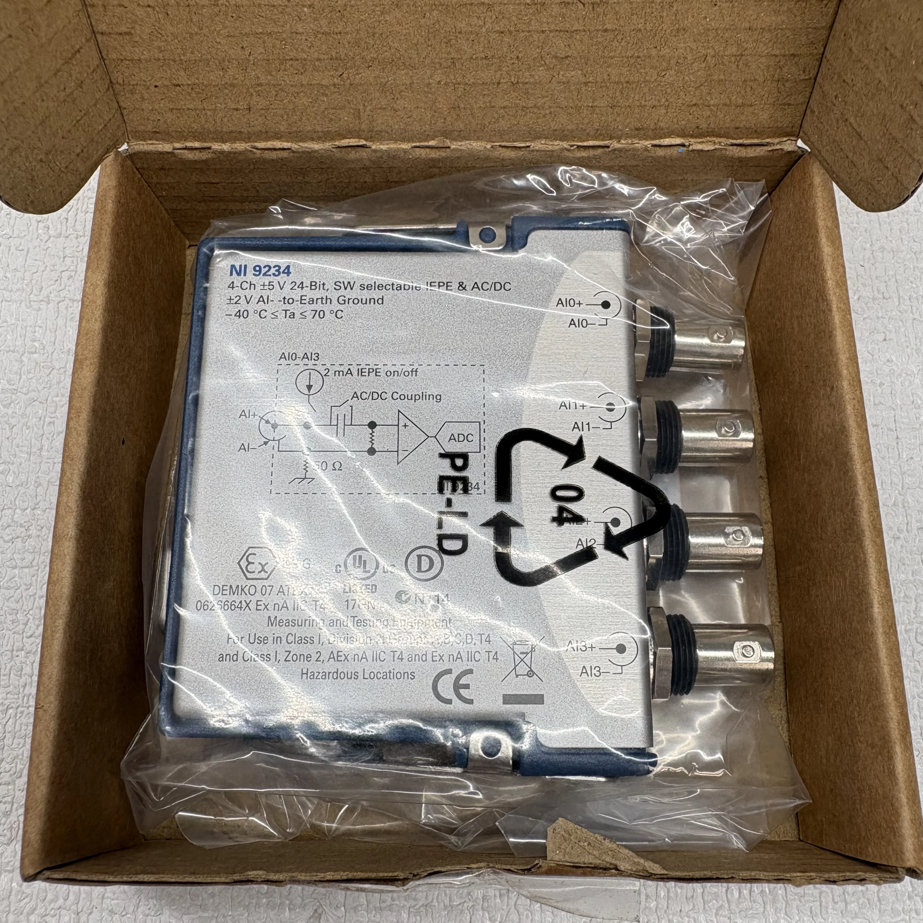 

NI 9234 (779680-01) Абсолютно новый модуль сбора сигналов, в заводской упаковке