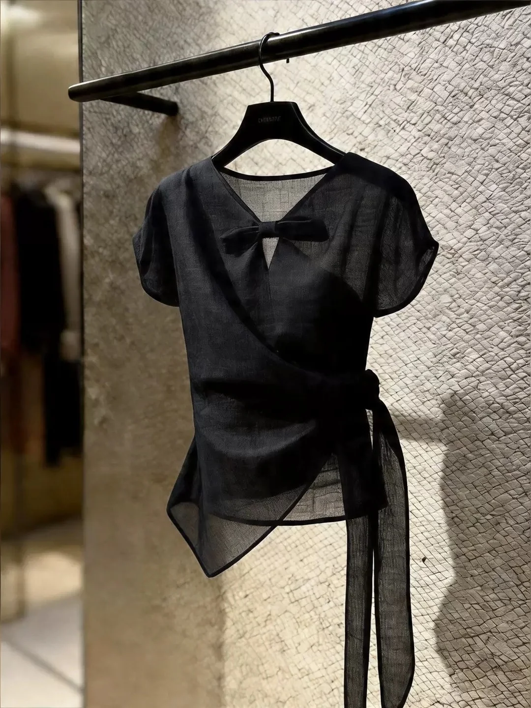 

Waist-Cinching Gentle Style Shirt with Tie Design Short Sleeve Commute Versatile Summer Top Slimming Aesthetic Korean Straigh...
