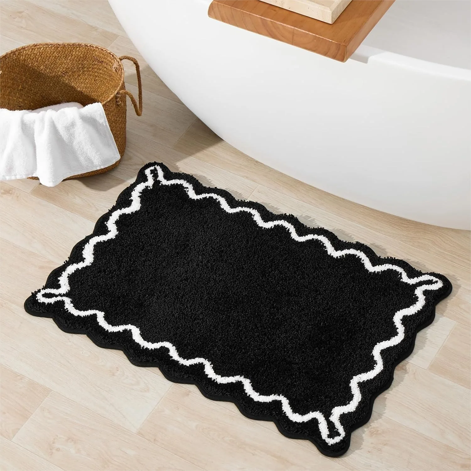 

Black Bath Mat with White Scallop Non Slip Quick Dry Absorbent Soft Microfiber Bath Rug for Bathroom Floor 20x32