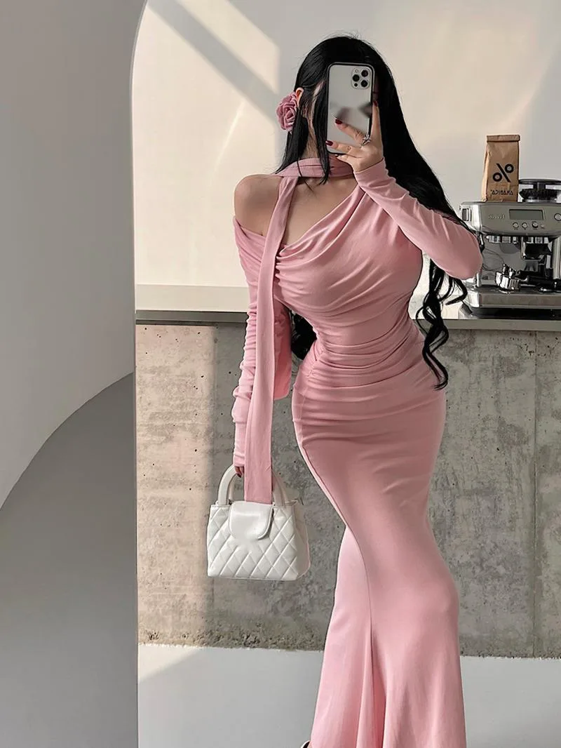 

Pure Desire Swinging Neck Strap Folded Waist Long Sleeve Wrap Hip Tail Dress Elegant Long Dress 2025 New Fashion 3AVB