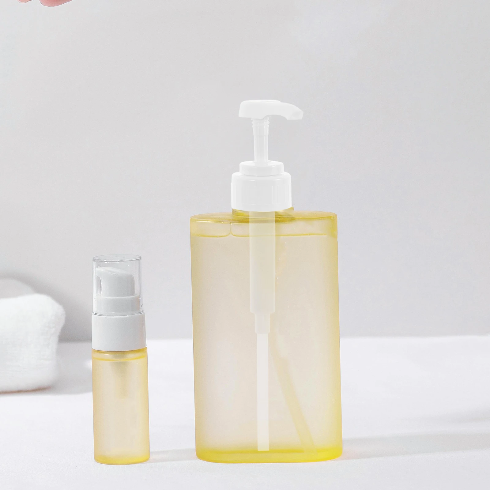 

2pcs Dispenser Shampoo Conditioner Large Bottles Lotion Pump Replacement Reusable For Liquid Shampoo Pump Dispenser Soap