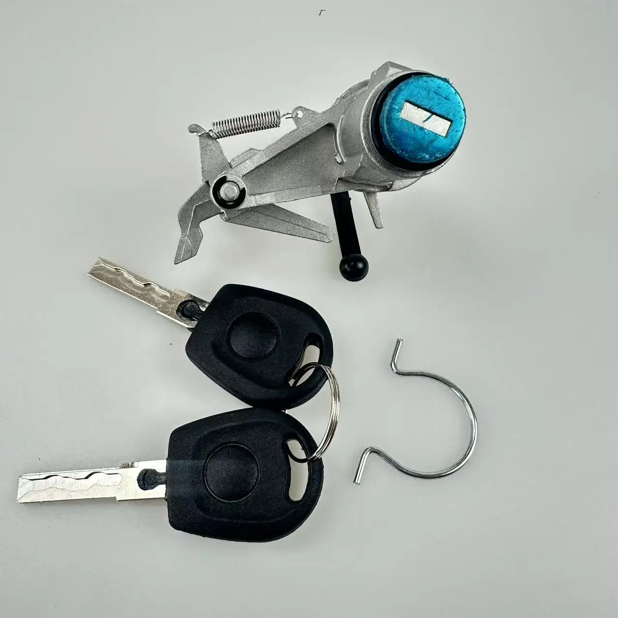 6Q6827297G 6Q6827565E Car Rear Door Lock Core with Rear Luggage Lock Key Suitable for VW POLO 2002-2010