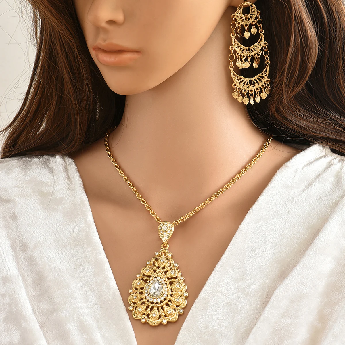

Arabian Bride Moon-Shaped Pendant Earrings And Necklace Made Of Metal - Traditional Ethnic Women's Jewelry Set