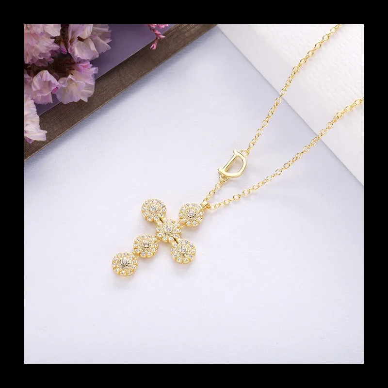 

Ожерелье с подвеской в виде креста с бриллиантами, буква D, свет, роскошная цепочка на ключицы, нишевый дизайн, женские изысканные украшения на шею