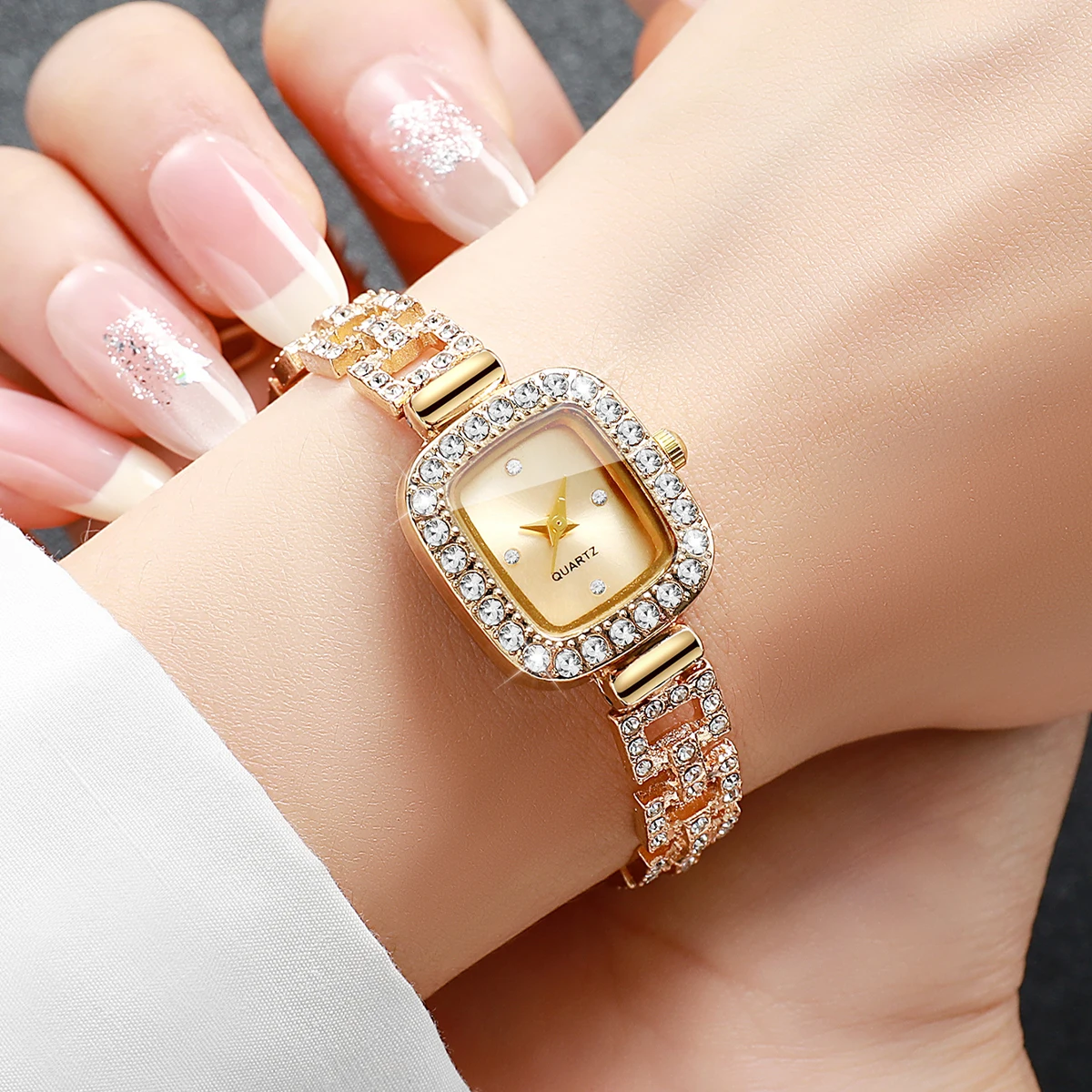 Luxury Rhinestone Bracelet Strap Women Watches Elegant 