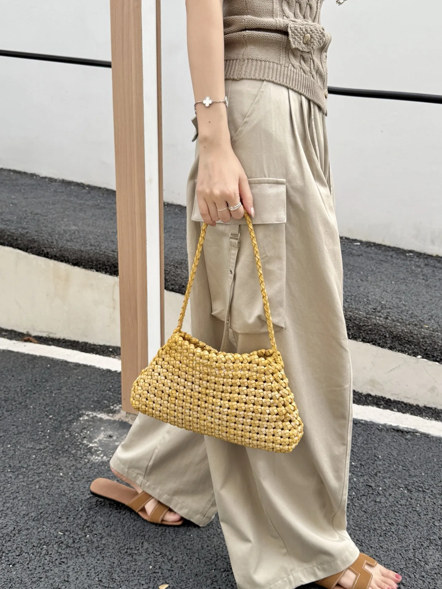 Women's bag, handmade woven genuine leather bag, simple casual handbag, hollow-out shoulder bag