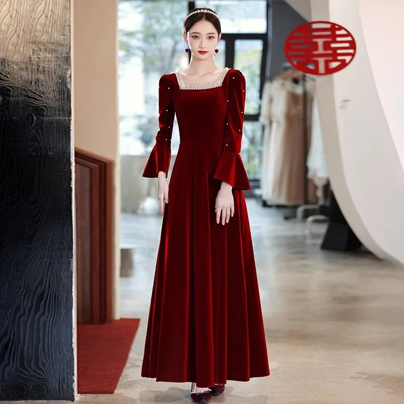 Burgunder Samt Langarm Abendkleid Damen Winter elegante quadratische Hals Perlen Micro Flared Ärmel A-Linie klassische Ballkleid