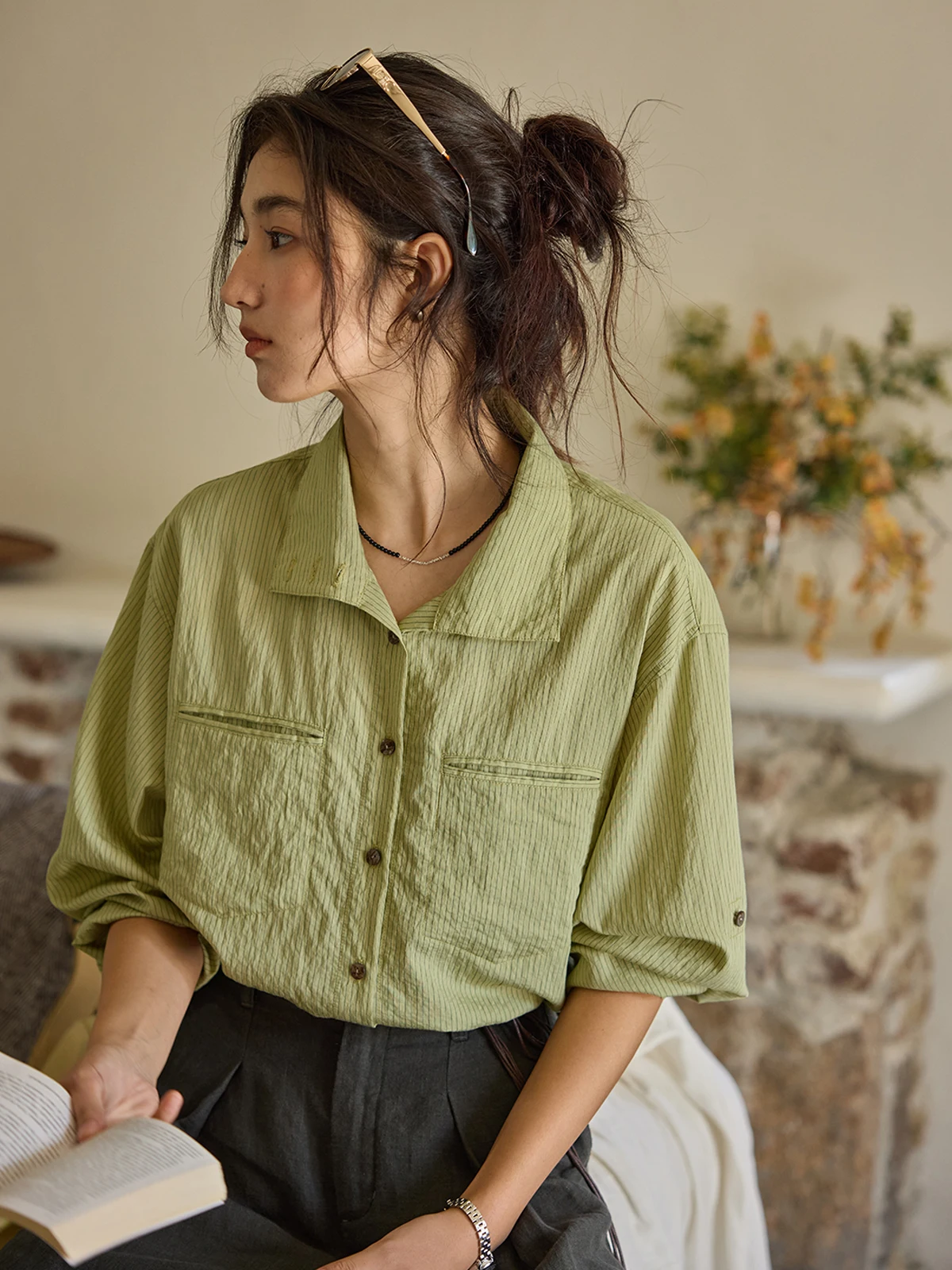 

Женская винтажная полосатая блузка Solighter с длинным рукавом, свободного кроя, стройнящая, осенняя коллекция 2025, новая модель для повседневной носки, из смесового волокна