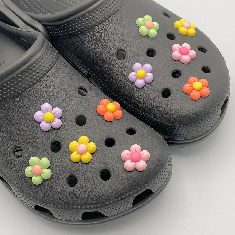 10 pezzi nuovi fiori colorati icona spille per scarpe per sandali da donna accessori per la decorazione parti fai da te ciondoli per scarpe Kawaii