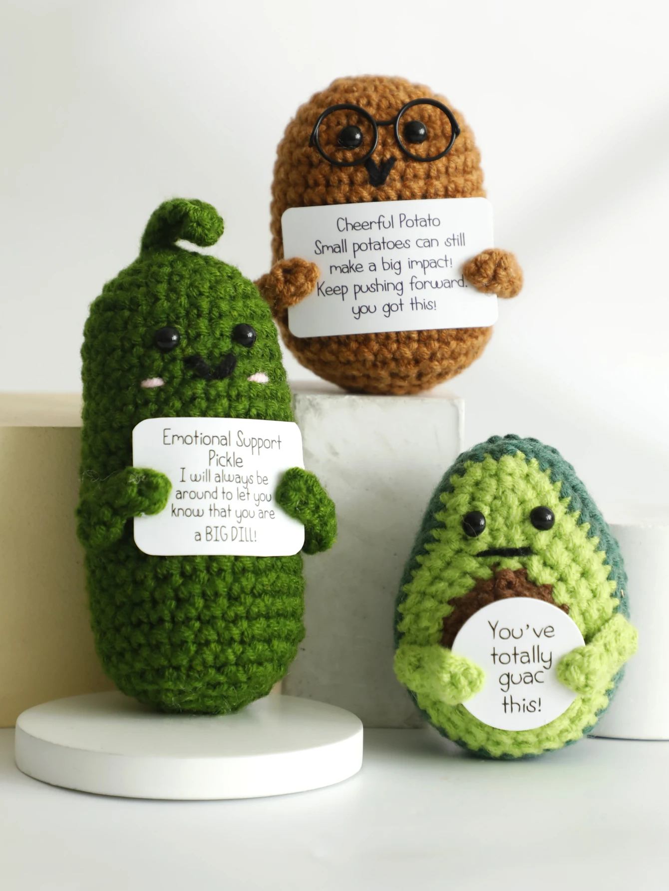 Cute Crochet Avocado Plush Toy Handmade Inspirational Gift with 'You've Totally Guac This!' Sign for Encouragement Desk Decor