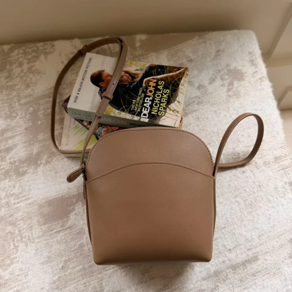 Niche Design First-layer Cowhide Vertical Version Camera Messenger Unique Texture Fashionable Simple Casual Versatility