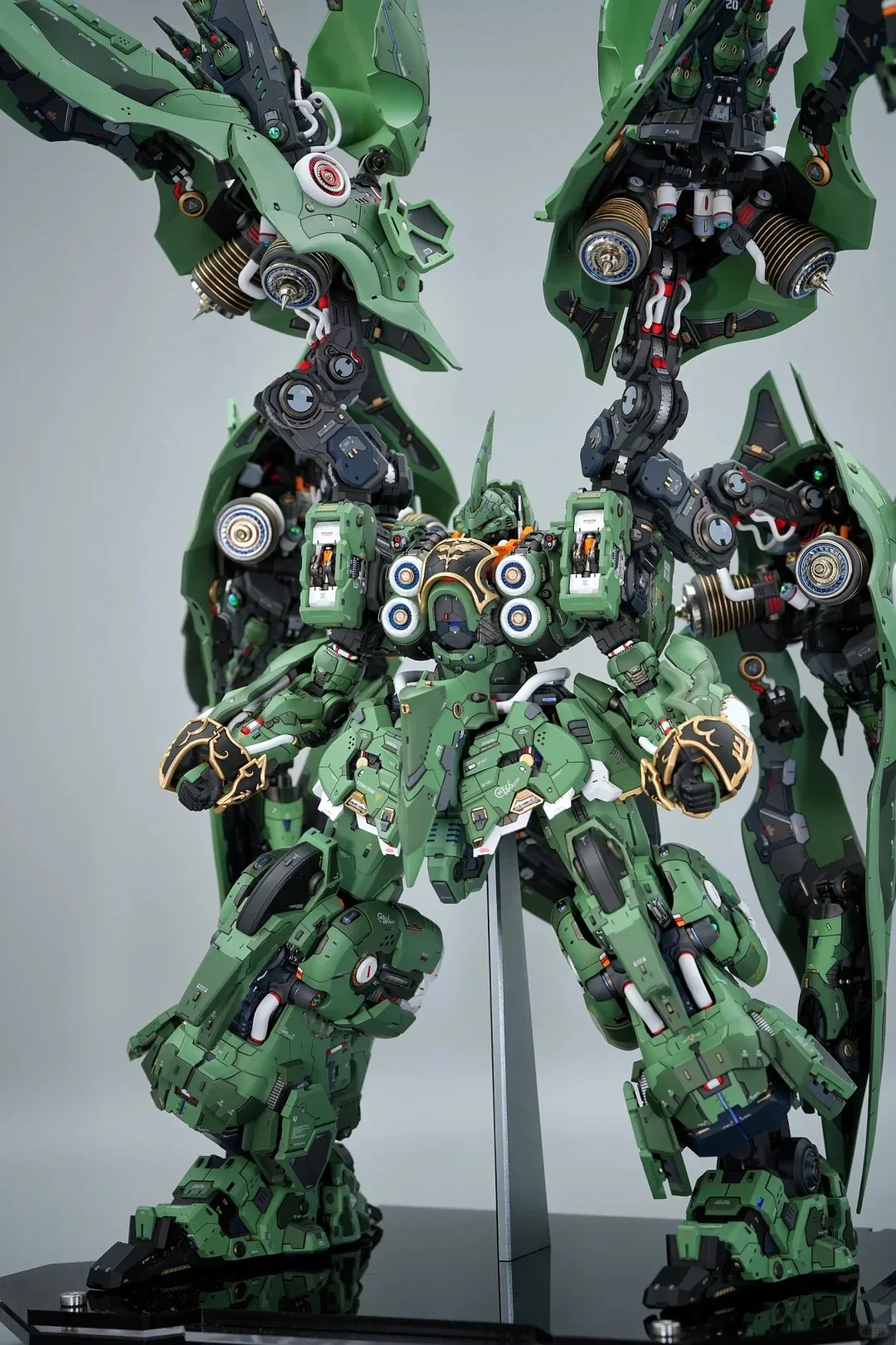 AXIS MODEL WORKS Kshatriya 1/100 Scale Assembly Model Kit with Luminous Lamp OSIRIS AERIAL DOMINATOR Action Figure Plastic Toy view 4